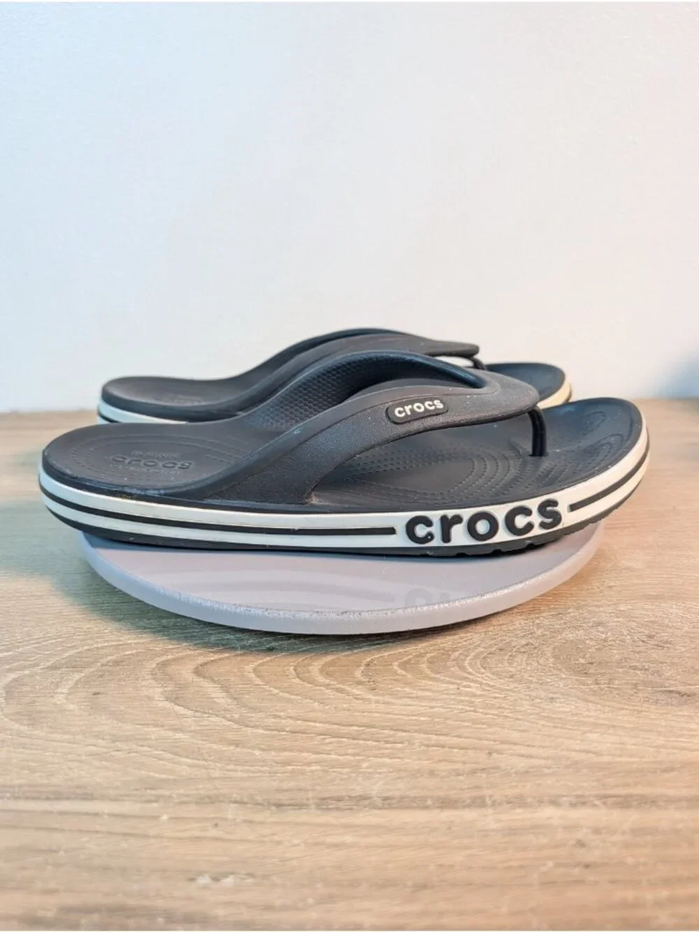 Crocs Bayaband Flip Flops Men's 8 Women's 10 Black White Sandals Shoes
